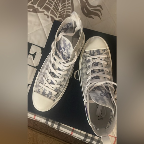 Gucci B-23 Sneaker - Picture 1 of 4